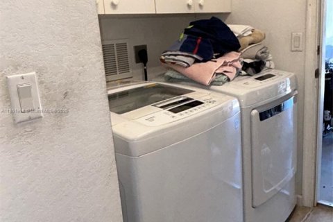 Casa en venta en West Palm Beach, Florida, 3 dormitorios, 151.15 m2 № 1933574 - foto 7