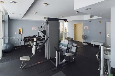 Appartement à louer à Miami, Floride: 1 chambre, 69.68 m2 № 2008110 - photo 3