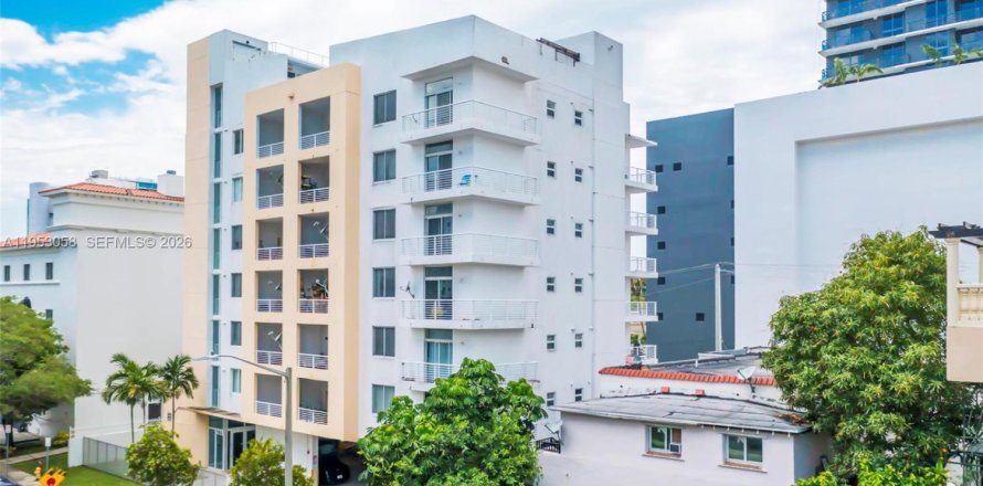 Appartement à Miami, Floride 1 chambre, 69.68 m2 № 2008110