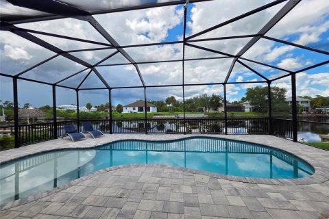 Casa en venta en Port Charlotte, Florida, 3 dormitorios, 172.05 m2 № 2337200 - foto 10