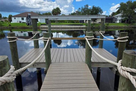 Casa en venta en Port Charlotte, Florida, 3 dormitorios, 172.05 m2 № 2337200 - foto 12