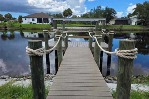 Casa en venta en Port Charlotte, Florida, 3 dormitorios, 172.05 m2 № 2337200 - foto 13