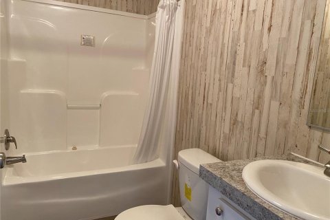 Apartamento en alquiler en Melrose, Florida, 3 dormitorios, 139.35 m2 № 1828449 - foto 9