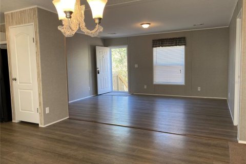 Apartamento en alquiler en Melrose, Florida, 3 dormitorios, 139.35 m2 № 1828449 - foto 3