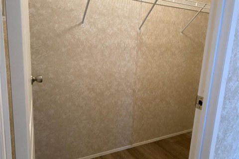 Apartamento en alquiler en Melrose, Florida, 3 dormitorios, 139.35 m2 № 1828449 - foto 16