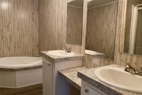 Apartamento en alquiler en Melrose, Florida, 3 dormitorios, 139.35 m2 № 1828449 - foto 14