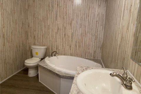 Apartamento en alquiler en Melrose, Florida, 3 dormitorios, 139.35 m2 № 1828449 - foto 18