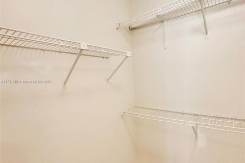 Condo in Pompano Beach, Florida, 1 bedroom № 2037608 - photo 10