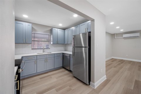 Appartement à louer à Tampa, Floride: 2 chambres, 97.55 m2 № 2434898 - photo 3