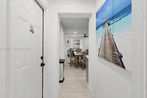 Villa ou maison à vendre à Oakland Park, Floride: 4 chambres, 94.02 m2 № 2048753 - photo 17