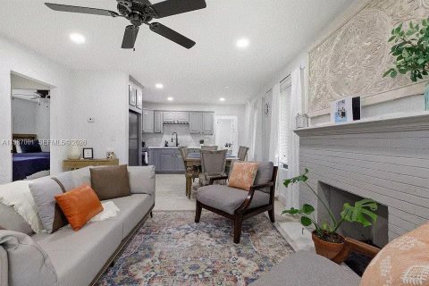 Villa ou maison à vendre à Oakland Park, Floride: 4 chambres, 94.02 m2 № 2048753 - photo 3