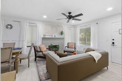 Villa ou maison à vendre à Oakland Park, Floride: 4 chambres, 94.02 m2 № 2048753 - photo 5