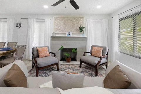 Villa ou maison à vendre à Oakland Park, Floride: 4 chambres, 94.02 m2 № 2048753 - photo 4