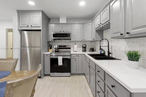 Villa ou maison à vendre à Oakland Park, Floride: 4 chambres, 94.02 m2 № 2048753 - photo 7