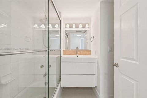 Copropriété à vendre à Miami Beach, Floride: 3 chambres, 157.93 m2 № 1946615 - photo 22