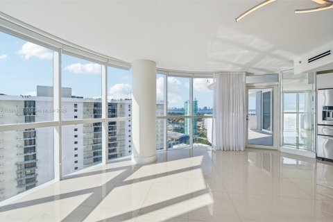 Copropriété à vendre à Miami Beach, Floride: 3 chambres, 157.93 m2 № 1946615 - photo 6