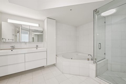 Copropriété à vendre à Miami Beach, Floride: 3 chambres, 157.93 m2 № 1946615 - photo 16