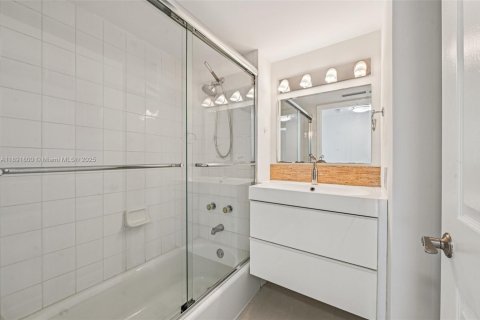 Copropriété à vendre à Miami Beach, Floride: 3 chambres, 157.93 m2 № 1946615 - photo 21
