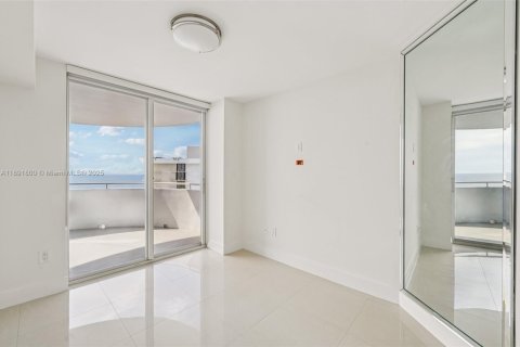 Copropriété à vendre à Miami Beach, Floride: 3 chambres, 157.93 m2 № 1946615 - photo 25