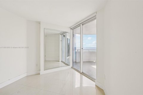 Copropriété à vendre à Miami Beach, Floride: 3 chambres, 157.93 m2 № 1946615 - photo 24