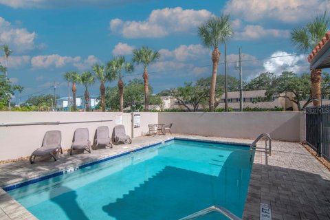 Townhouse in Tampa, Florida 2 bedrooms, 114.27 sq.m. № 1884187 - photo 30