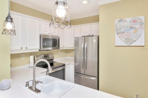 Townhouse in Tampa, Florida 2 bedrooms, 114.27 sq.m. № 1884187 - photo 11