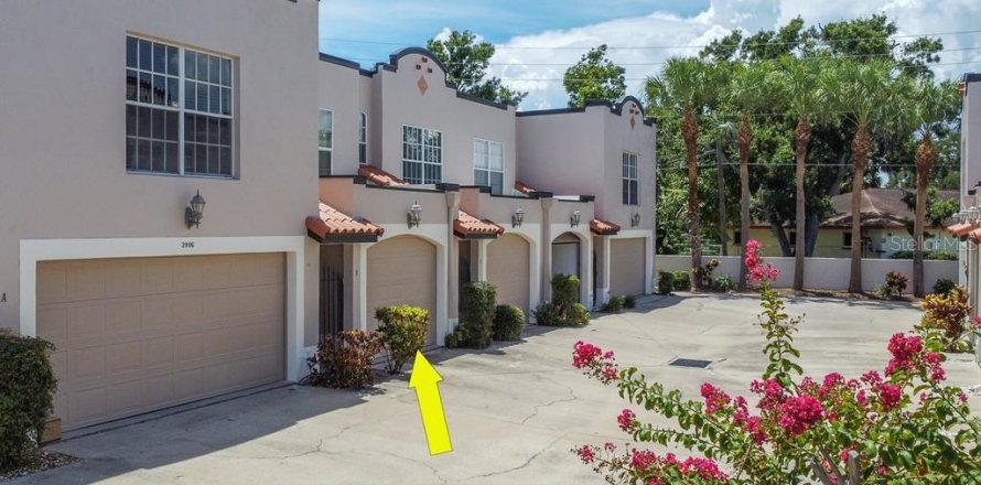 Townhouse in Tampa, Florida 2 bedrooms, 114.27 sq.m. № 1884187