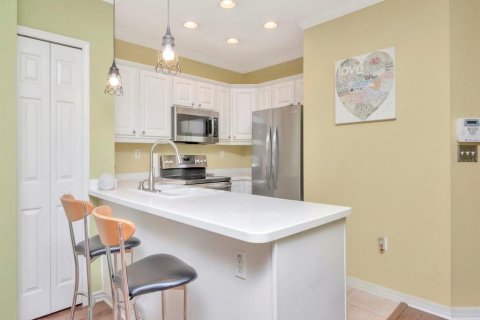 Townhouse in Tampa, Florida 2 bedrooms, 114.27 sq.m. № 1884187 - photo 10