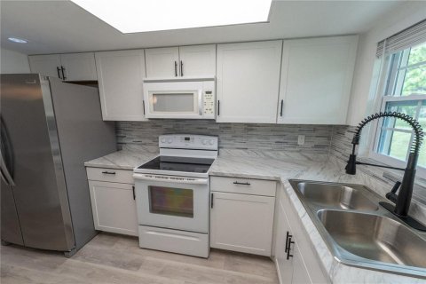 Casa en alquiler en Sarasota, Florida, 2 dormitorios, 102.19 m2 № 1917074 - foto 5
