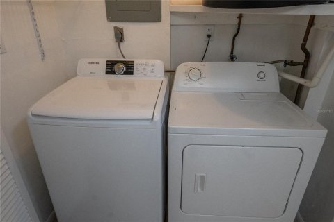 Casa en alquiler en Sarasota, Florida, 2 dormitorios, 102.19 m2 № 1917074 - foto 21