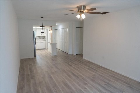 Casa en alquiler en Sarasota, Florida, 2 dormitorios, 102.19 m2 № 1917074 - foto 11