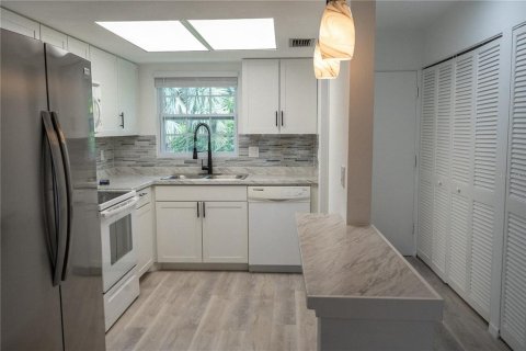 Casa en alquiler en Sarasota, Florida, 2 dormitorios, 102.19 m2 № 1917074 - foto 4