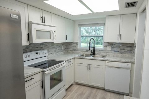 Casa en alquiler en Sarasota, Florida, 2 dormitorios, 102.19 m2 № 1917074 - foto 6