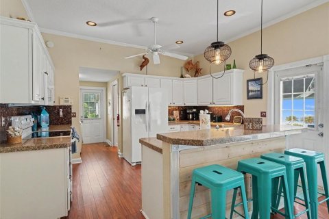 Villa ou maison à vendre à Bradenton, Floride: 4 chambres, 226.12 m2 № 2415436 - photo 10