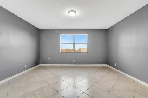 Condo in Sunrise, Florida, 2 bedrooms № 2187964 - photo 30