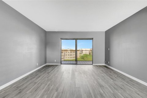 Condo in Sunrise, Florida, 2 bedrooms № 2187964 - photo 22