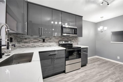 Condo in Sunrise, Florida, 2 bedrooms № 2187964 - photo 19