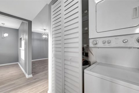 Condo in Sunrise, Florida, 2 bedrooms № 2187964 - photo 14