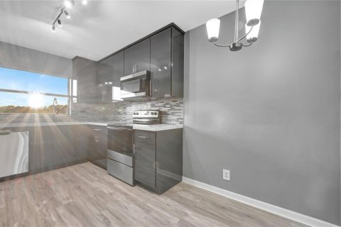 Condo in Sunrise, Florida, 2 bedrooms № 2187964 - photo 15