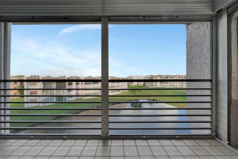 Condo in Sunrise, Florida, 2 bedrooms № 2187964 - photo 25