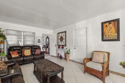 Villa ou maison à vendre à St. Lucie, Floride: 3 chambres, 216 m2 № 2183856 - photo 4