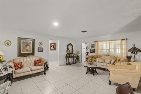 Villa ou maison à vendre à St. Lucie, Floride: 3 chambres, 216 m2 № 2183856 - photo 5