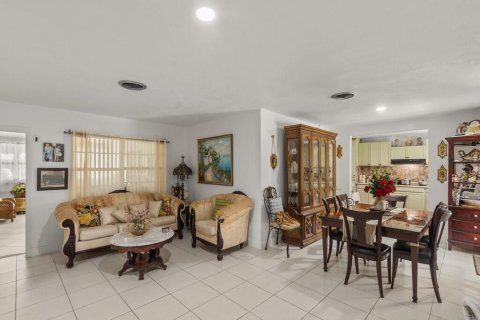 Villa ou maison à vendre à St. Lucie, Floride: 3 chambres, 216 m2 № 2183856 - photo 6