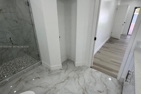 Снять в аренду виллу или дом в Майами-Лейкс, Флорида 3 спальни, 154.12м2, № 1992367 - фото 20