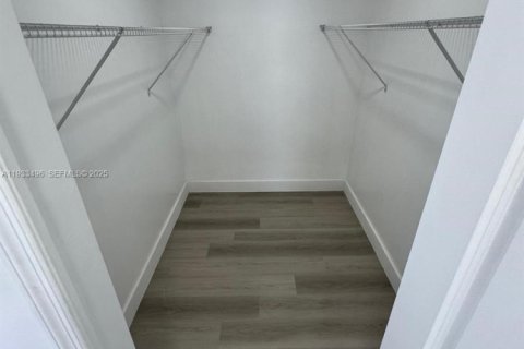 Снять в аренду виллу или дом в Майами-Лейкс, Флорида 3 спальни, 154.12м2, № 1992367 - фото 24