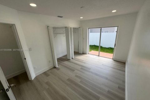 Снять в аренду виллу или дом в Майами-Лейкс, Флорида 3 спальни, 154.12м2, № 1992367 - фото 10