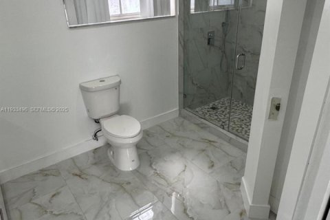 Снять в аренду виллу или дом в Майами-Лейкс, Флорида 3 спальни, 154.12м2, № 1992367 - фото 22