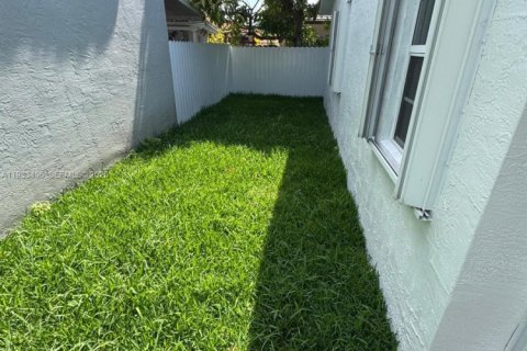 Снять в аренду виллу или дом в Майами-Лейкс, Флорида 3 спальни, 154.12м2, № 1992367 - фото 6