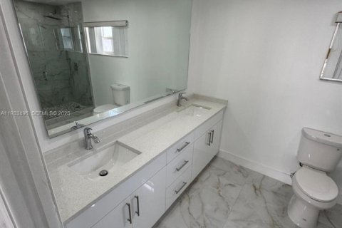 Снять в аренду виллу или дом в Майами-Лейкс, Флорида 3 спальни, 154.12м2, № 1992367 - фото 23