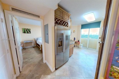 Купить кондоминиум в Майами, Флорида 2 спальни, 120.4м2, № 2049687 - фото 28